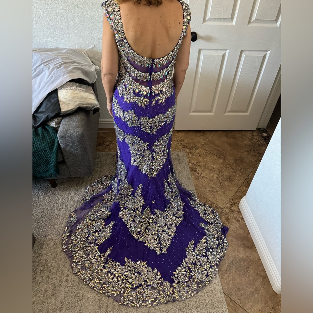 Tony Bowls Evening Gown - Picture 4 of 5